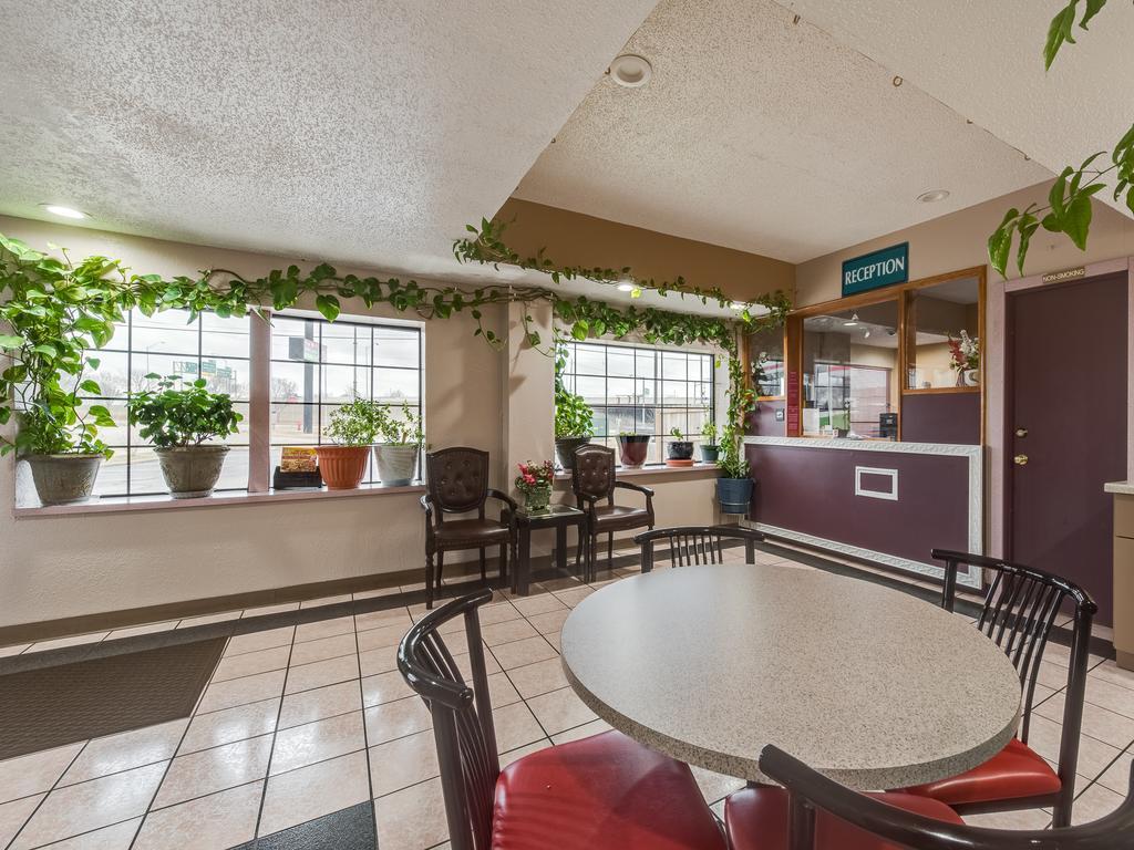 Travelers Inn Midwest City Εξωτερικό φωτογραφία