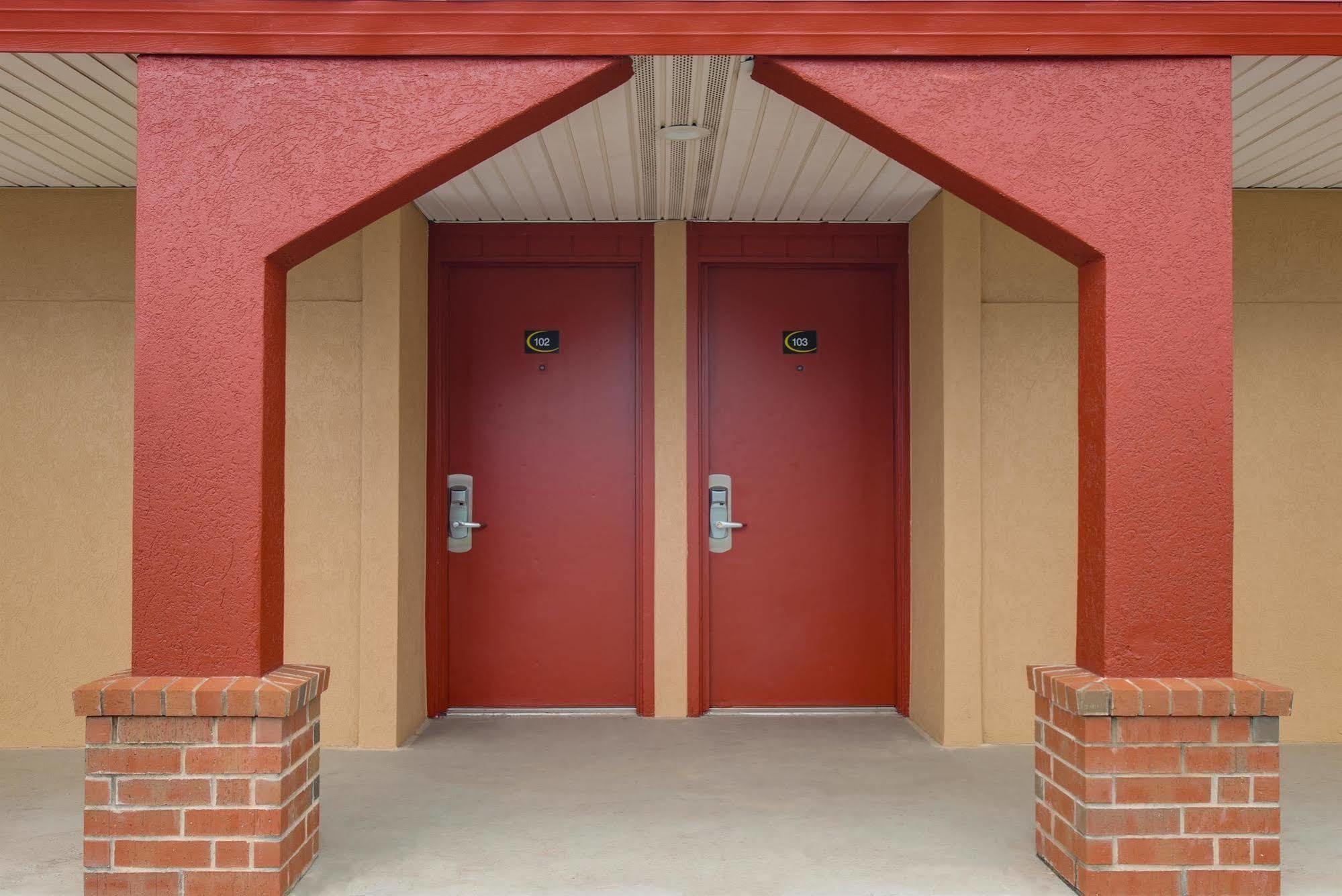 Travelers Inn Midwest City Εξωτερικό φωτογραφία