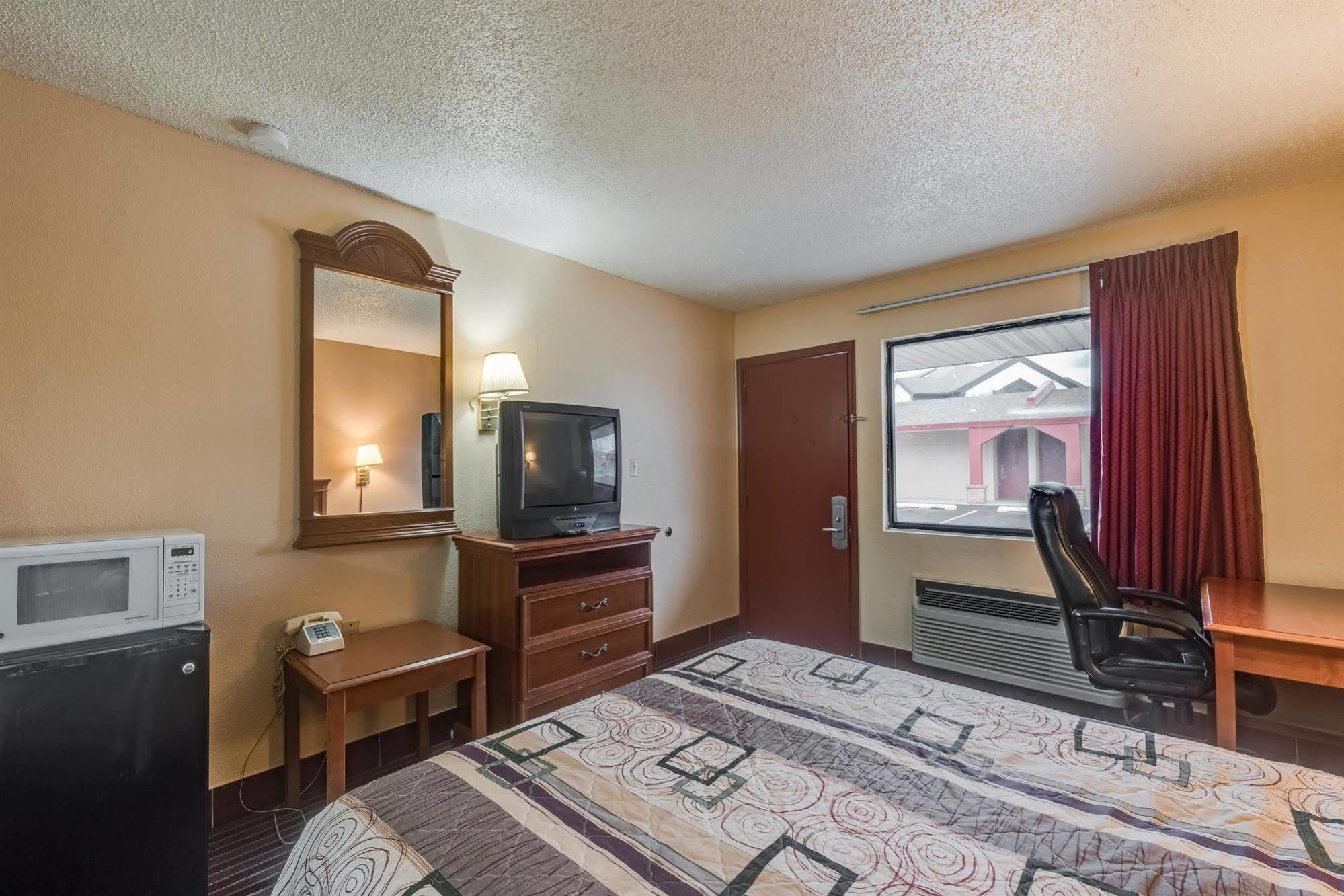 Travelers Inn Midwest City Εξωτερικό φωτογραφία