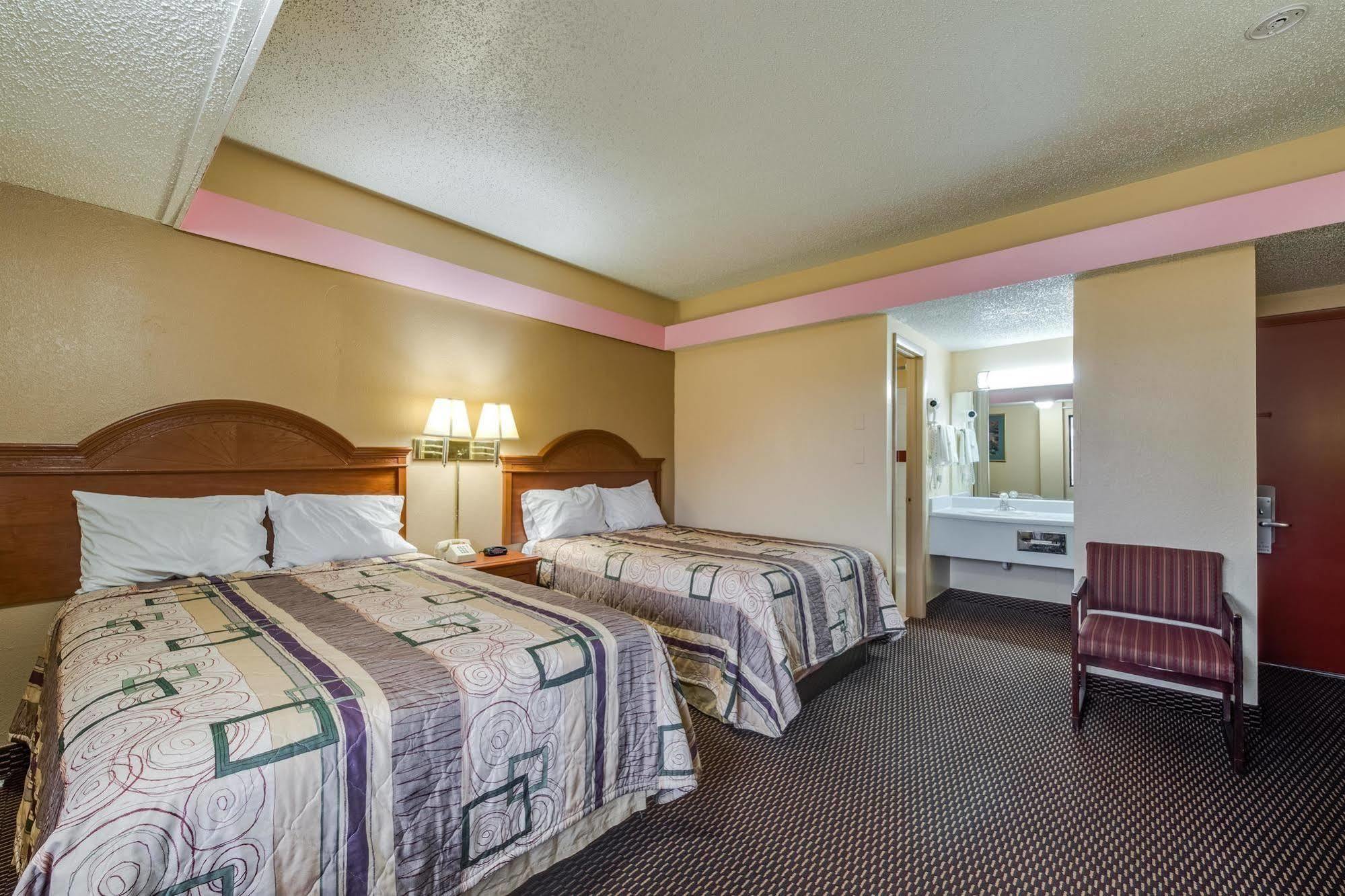 Travelers Inn Midwest City Εξωτερικό φωτογραφία