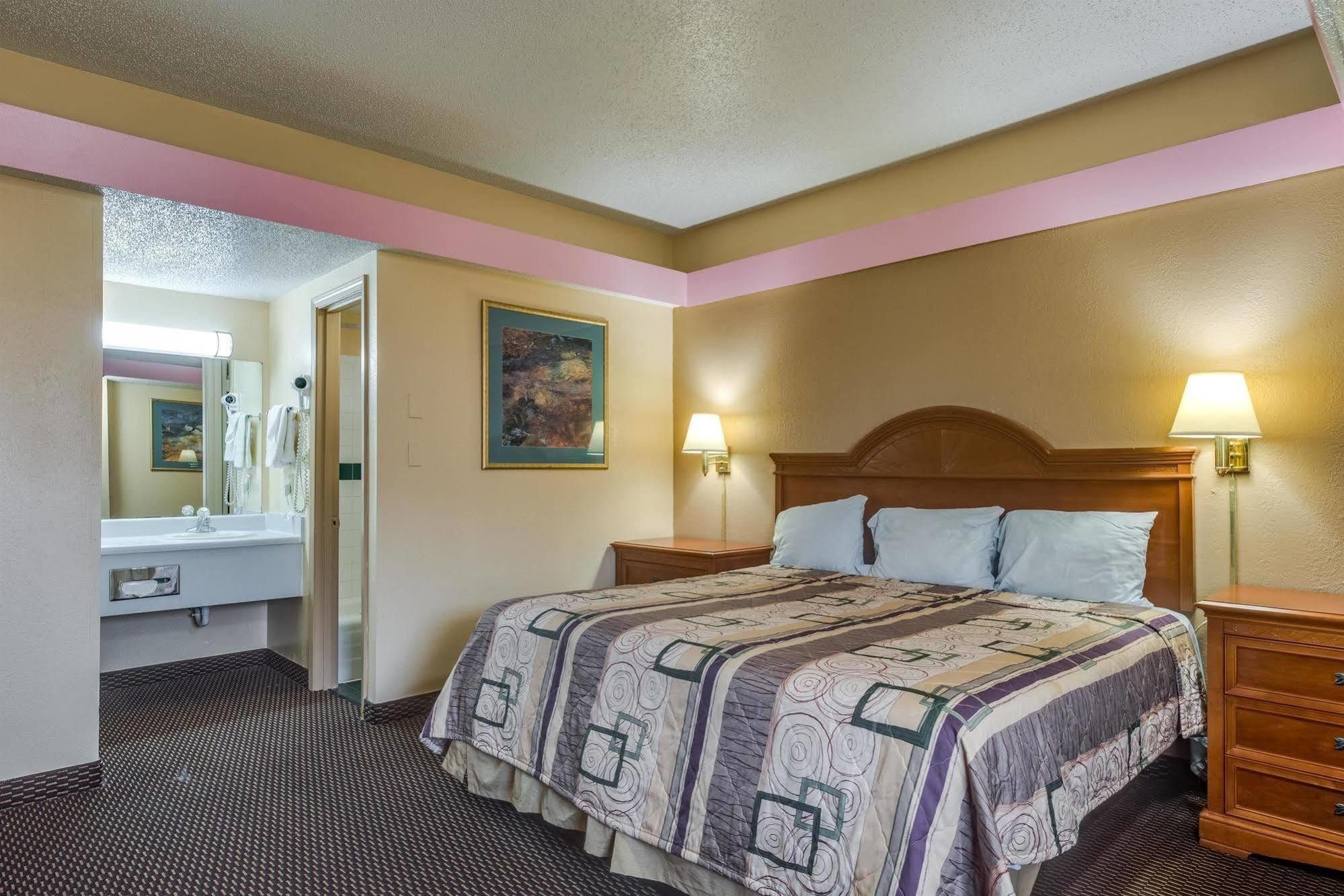 Travelers Inn Midwest City Εξωτερικό φωτογραφία